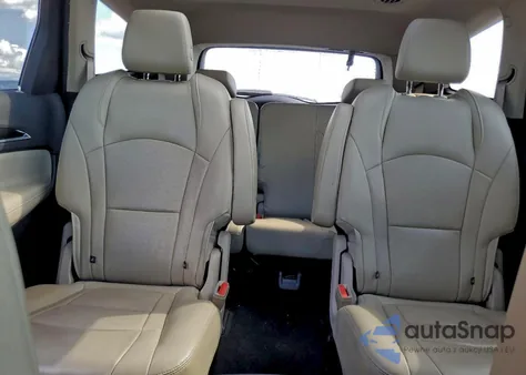 2018 Buick Enclave Essence z USA, uszkodzony, nr VIN 5GAERBKW1JJ142802